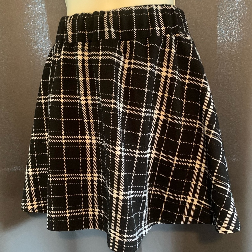 Black & White plaid skirt
